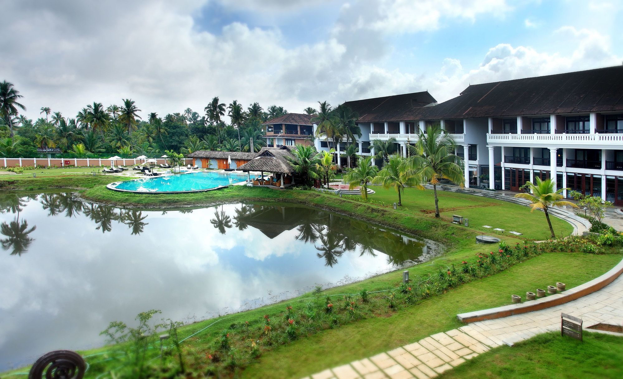 Vasundhara Sarovar Premiere Alappuzha ภายนอก รูปภาพ